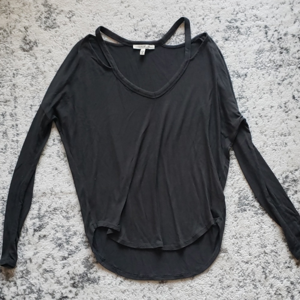 Loose fit long sleeved tee